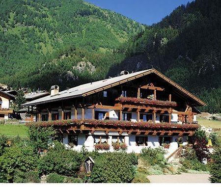 Residence Gruenwald Valles Bagian luar foto