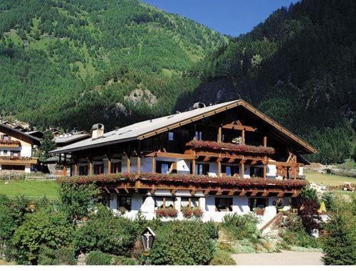 Residence Gruenwald Valles Bagian luar foto
