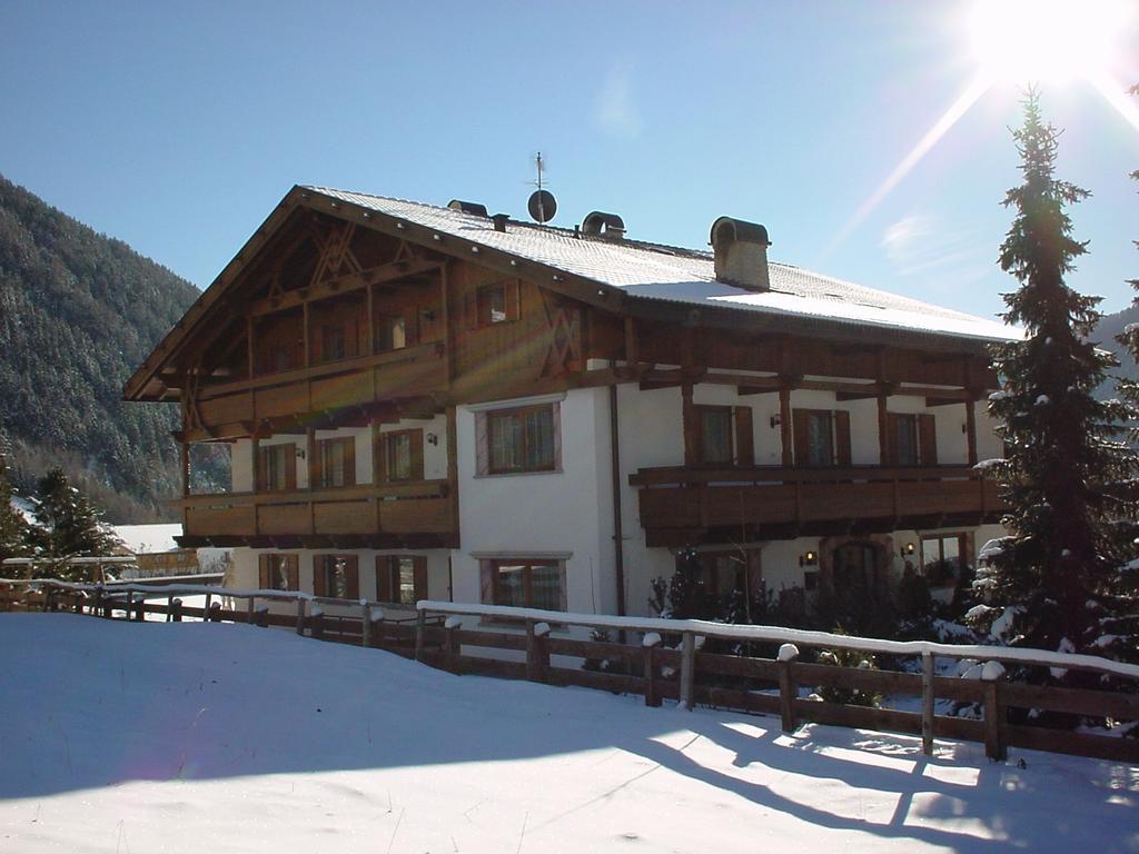 Residence Gruenwald Valles Bagian luar foto